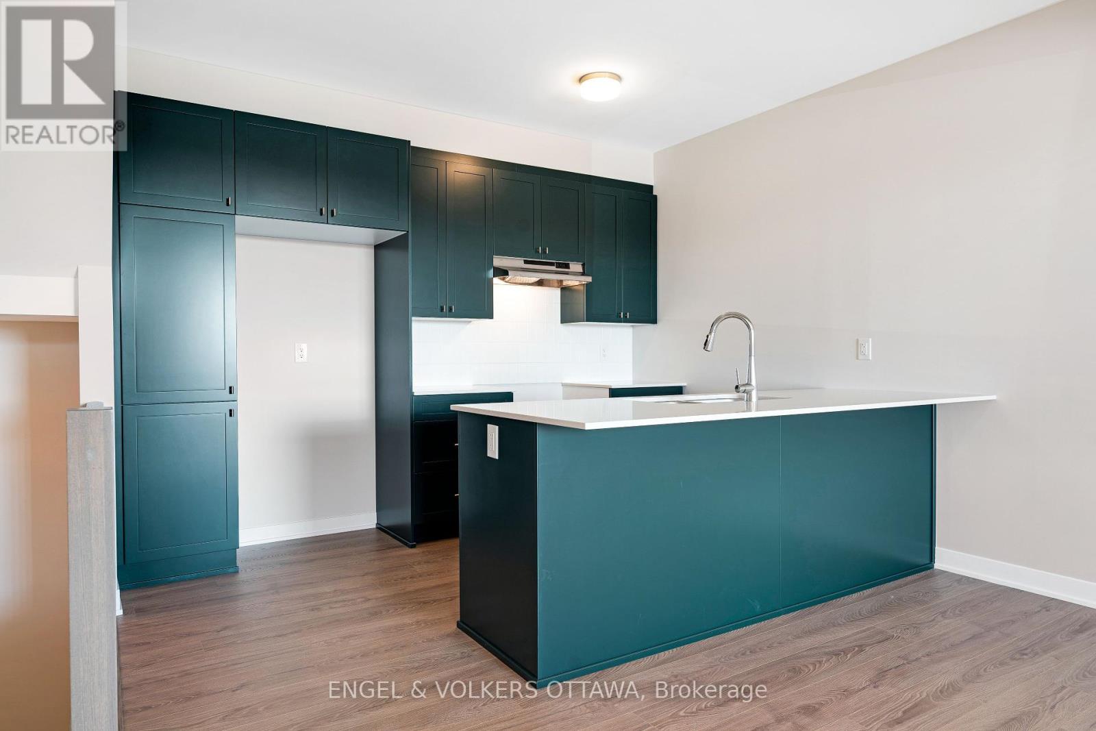 328 Catsfoot Walk, Ottawa, Ontario  K2J 7G7 - Photo 9 - X12323535