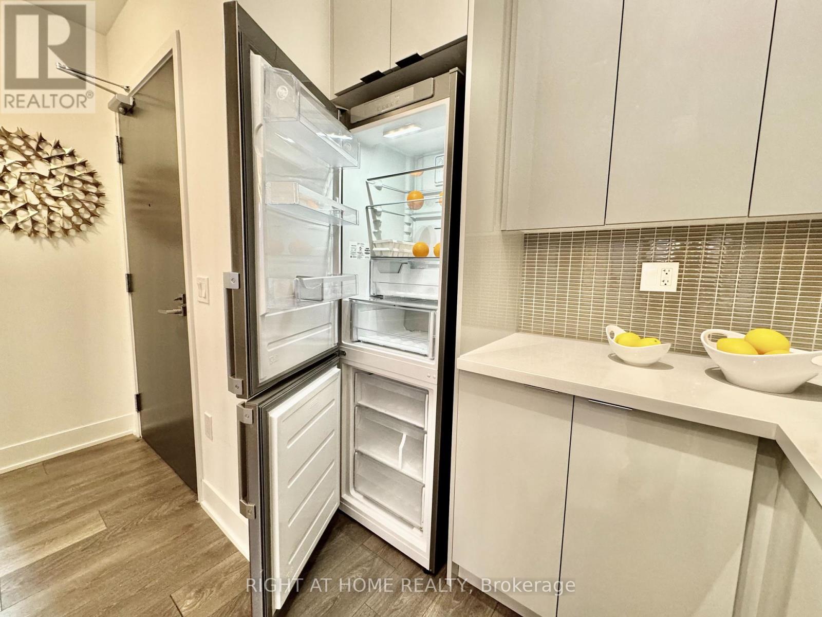 3709 - 2908 Highway 7 Road E, Vaughan, Ontario  L4K 0K5 - Photo 31 - N12323499