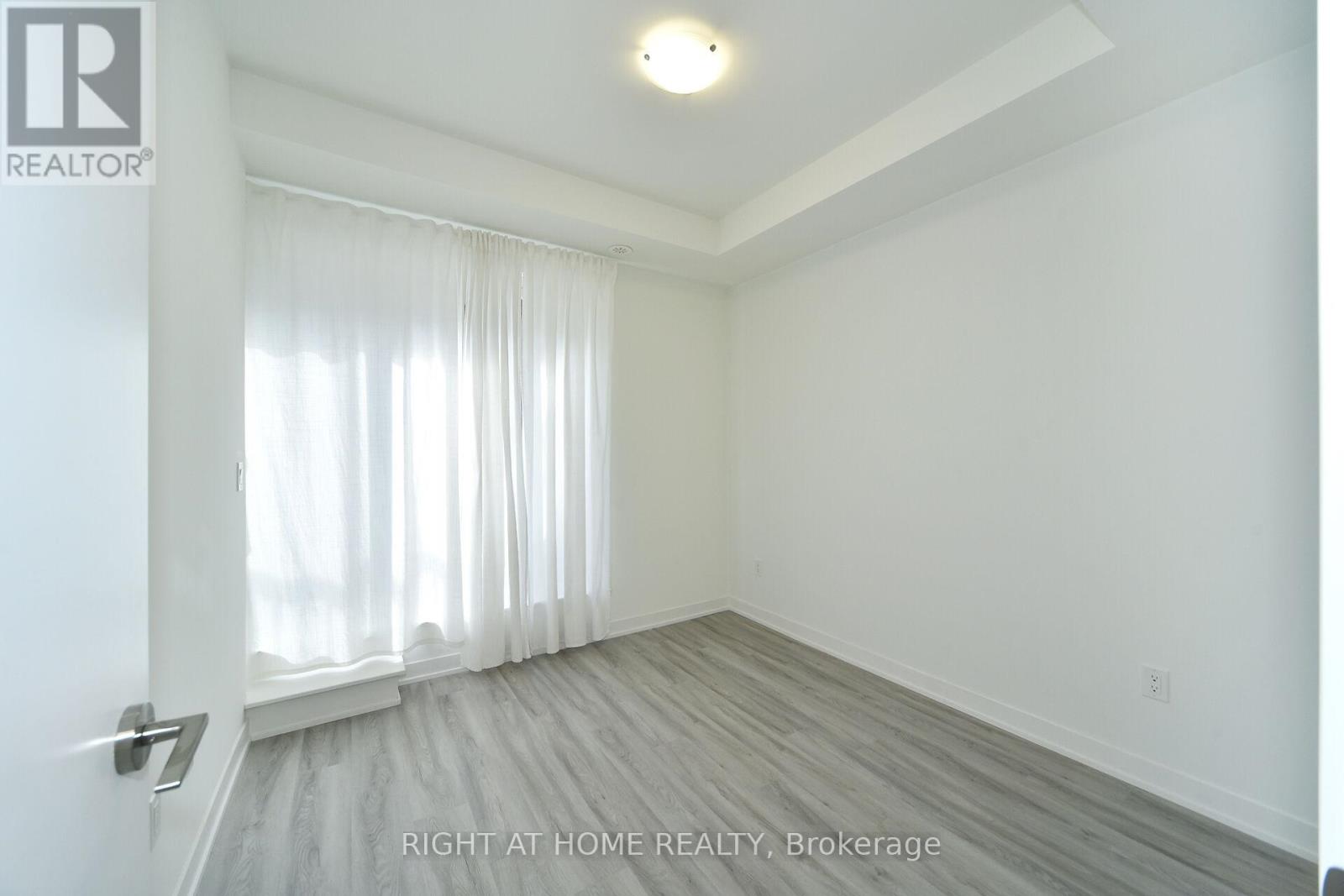 1022 - 14 David Eyer Road, Richmond Hill, Ontario  L4S 0N4 - Photo 10 - N12323521