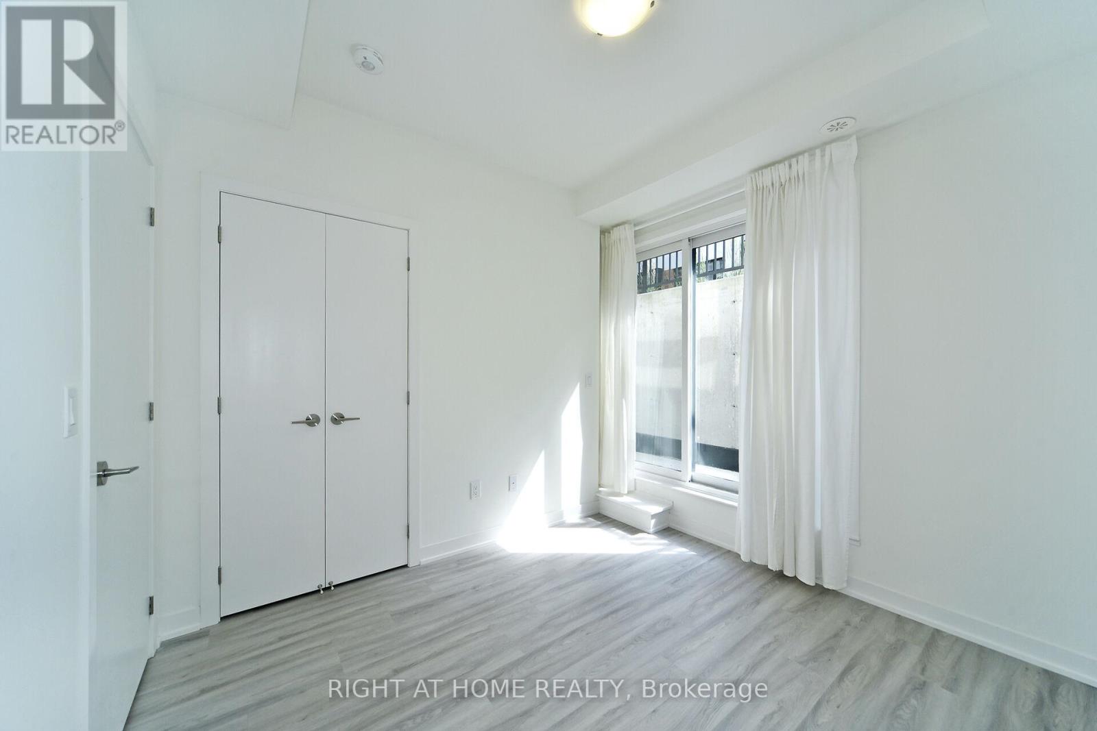 1022 - 14 David Eyer Road, Richmond Hill, Ontario  L4S 0N4 - Photo 11 - N12323521
