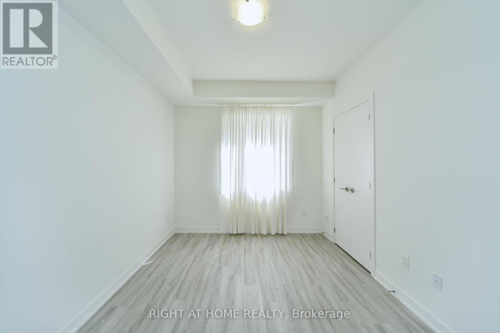 1022 - 14 David Eyer Road, Richmond Hill, Ontario  L4S 0N4 - Photo 14 - N12323521