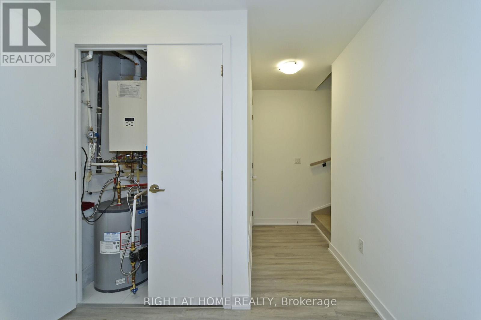 1022 - 14 David Eyer Road, Richmond Hill, Ontario  L4S 0N4 - Photo 16 - N12323521