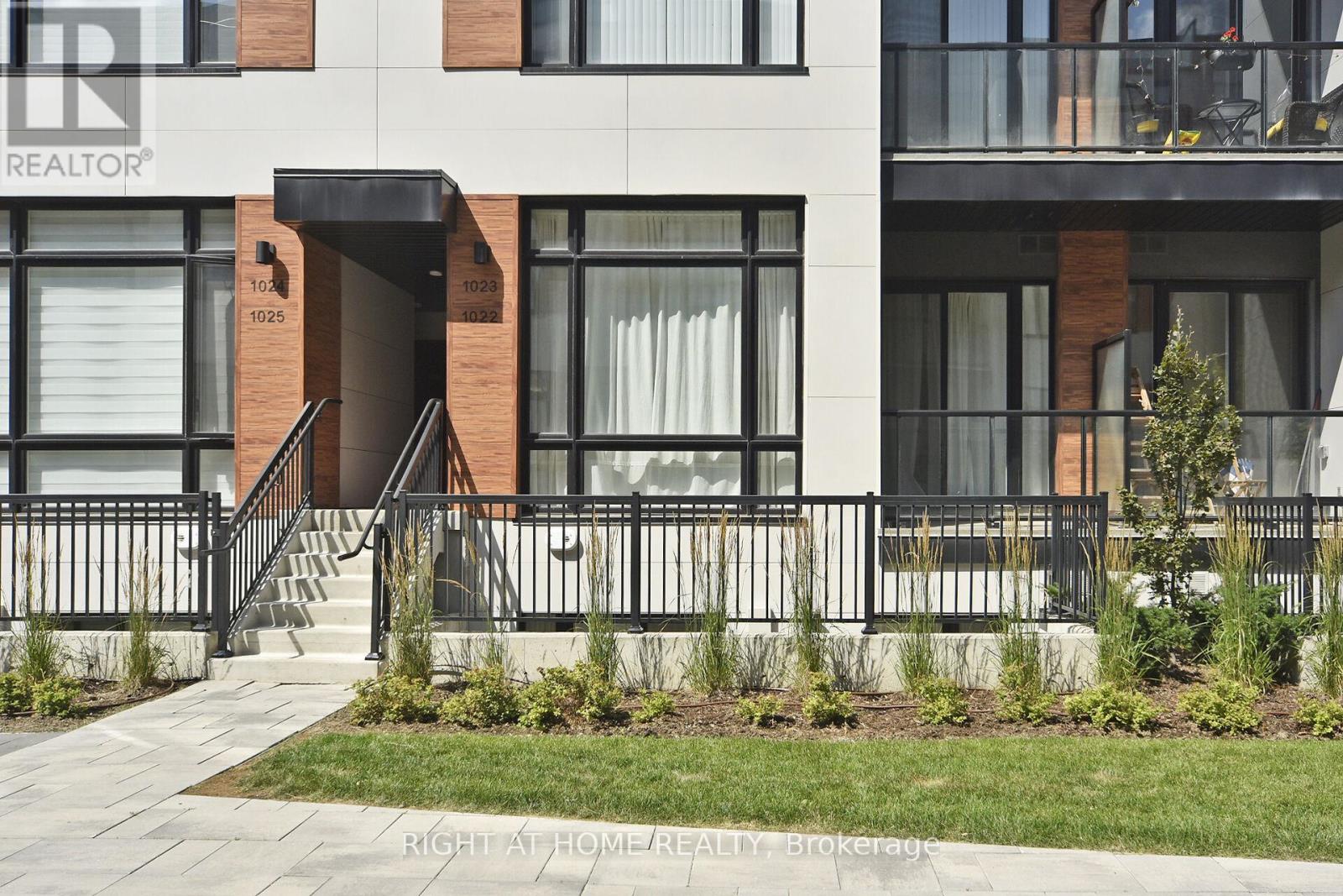 Property at 1022 - 14 DAVID EYER ROAD image 2