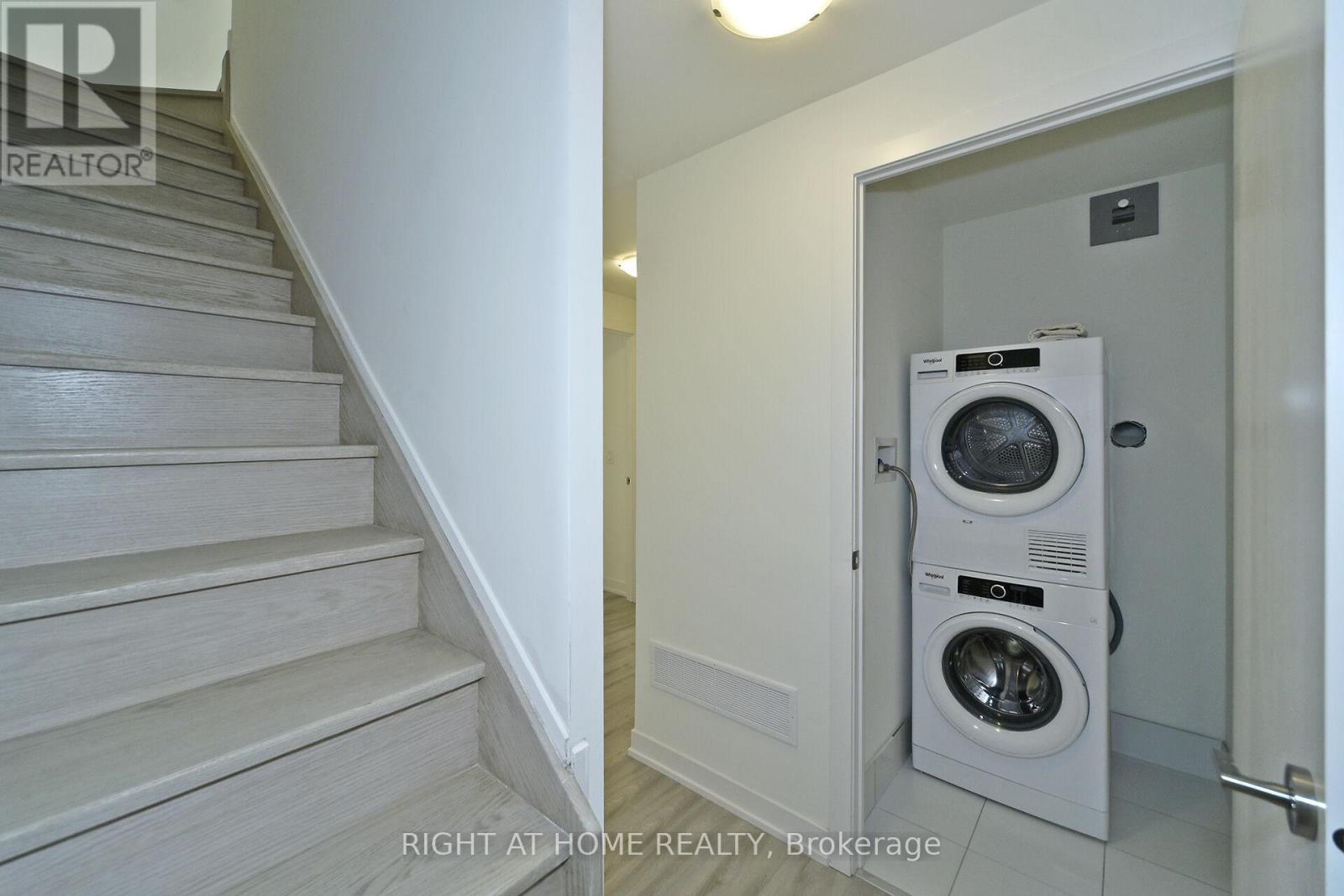 1022 - 14 David Eyer Road, Richmond Hill, Ontario  L4S 0N4 - Photo 8 - N12323521