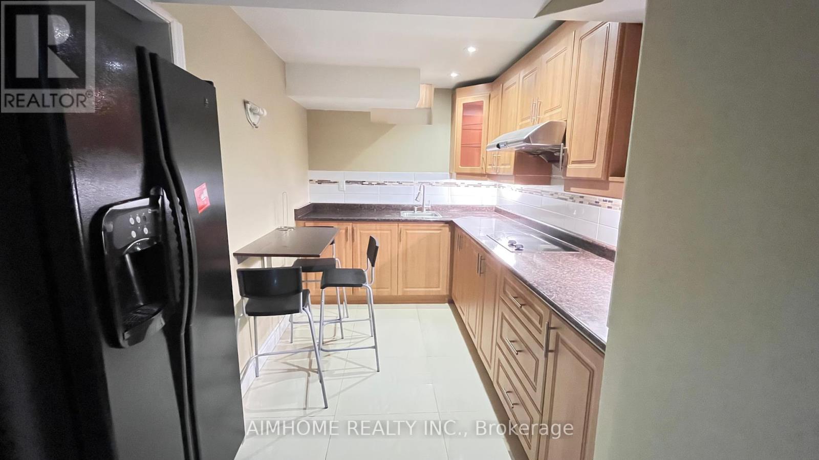 Bsmt - 881 Knotty Pine Grove, Mississauga, Ontario  L5W 1K2 - Photo 3 - W12323482