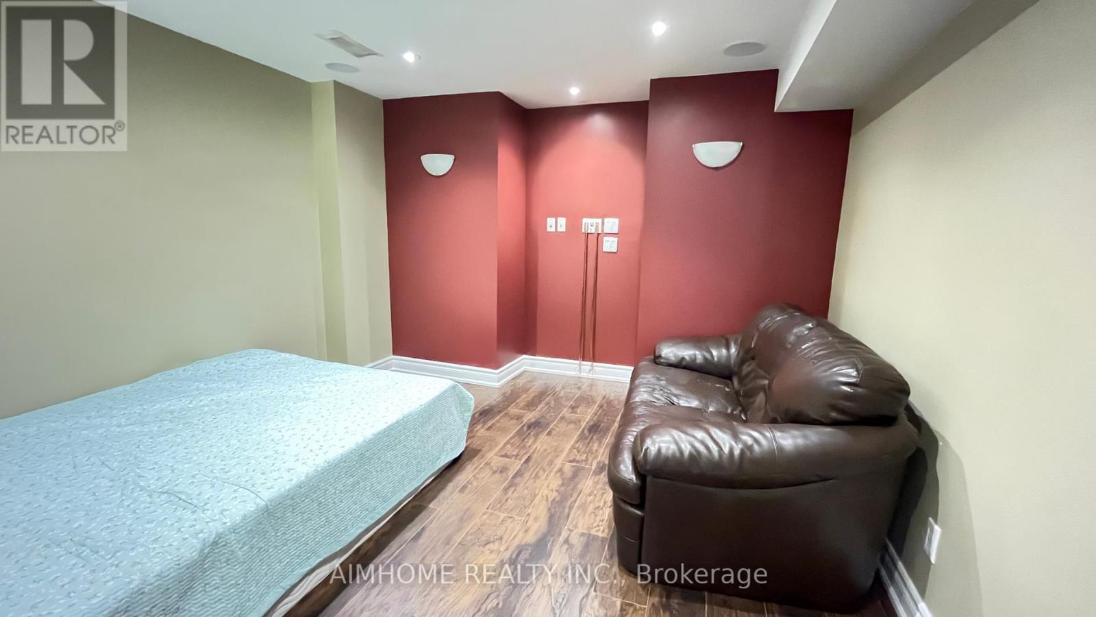 Bsmt - 881 Knotty Pine Grove, Mississauga, Ontario  L5W 1K2 - Photo 4 - W12323482