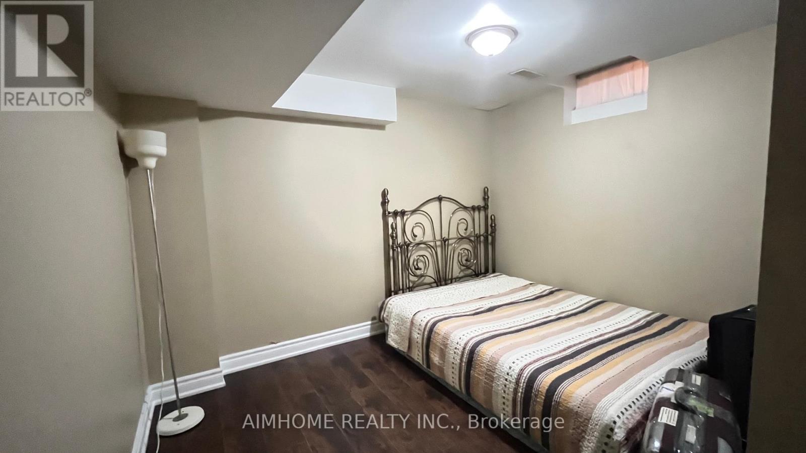 Bsmt - 881 Knotty Pine Grove, Mississauga, Ontario  L5W 1K2 - Photo 5 - W12323482