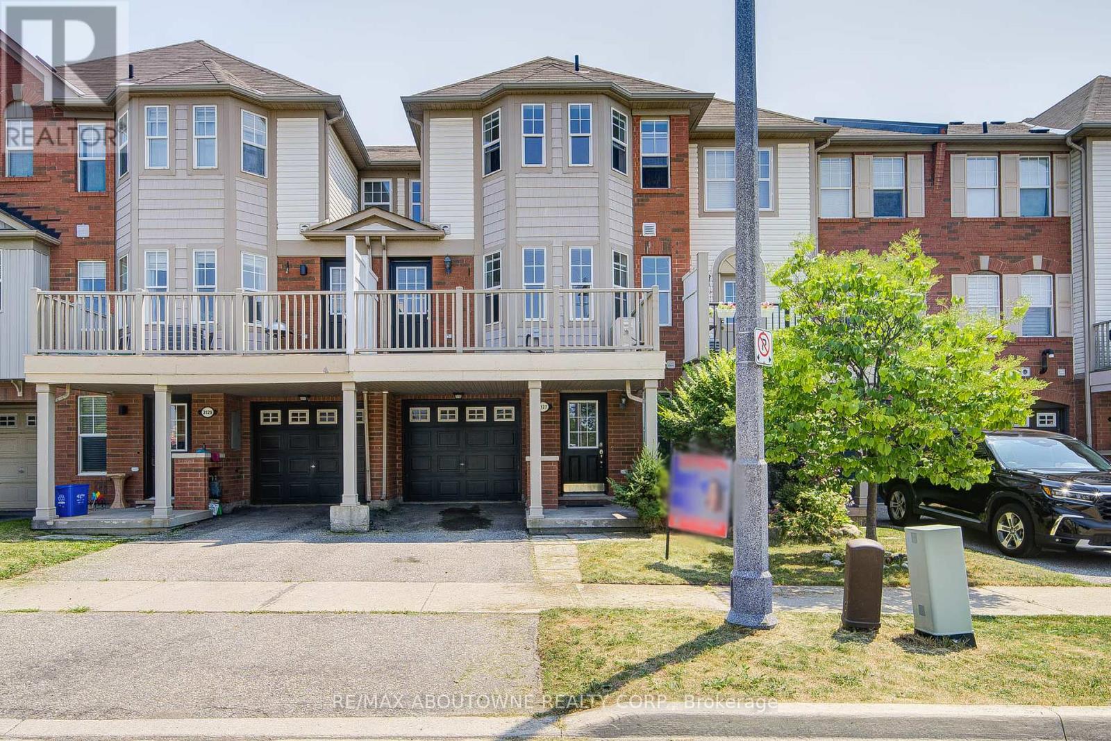 Property at 3127 STORNOWAY CIRCLE image 1