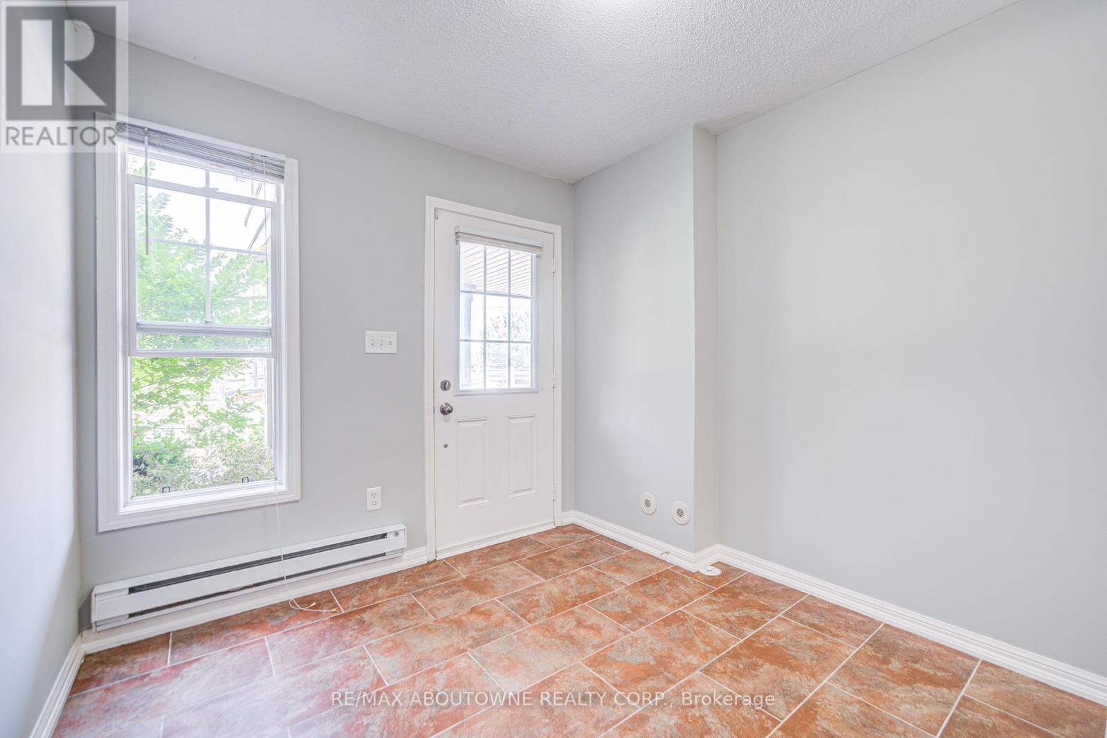 Property at 3127 STORNOWAY CIRCLE image 5