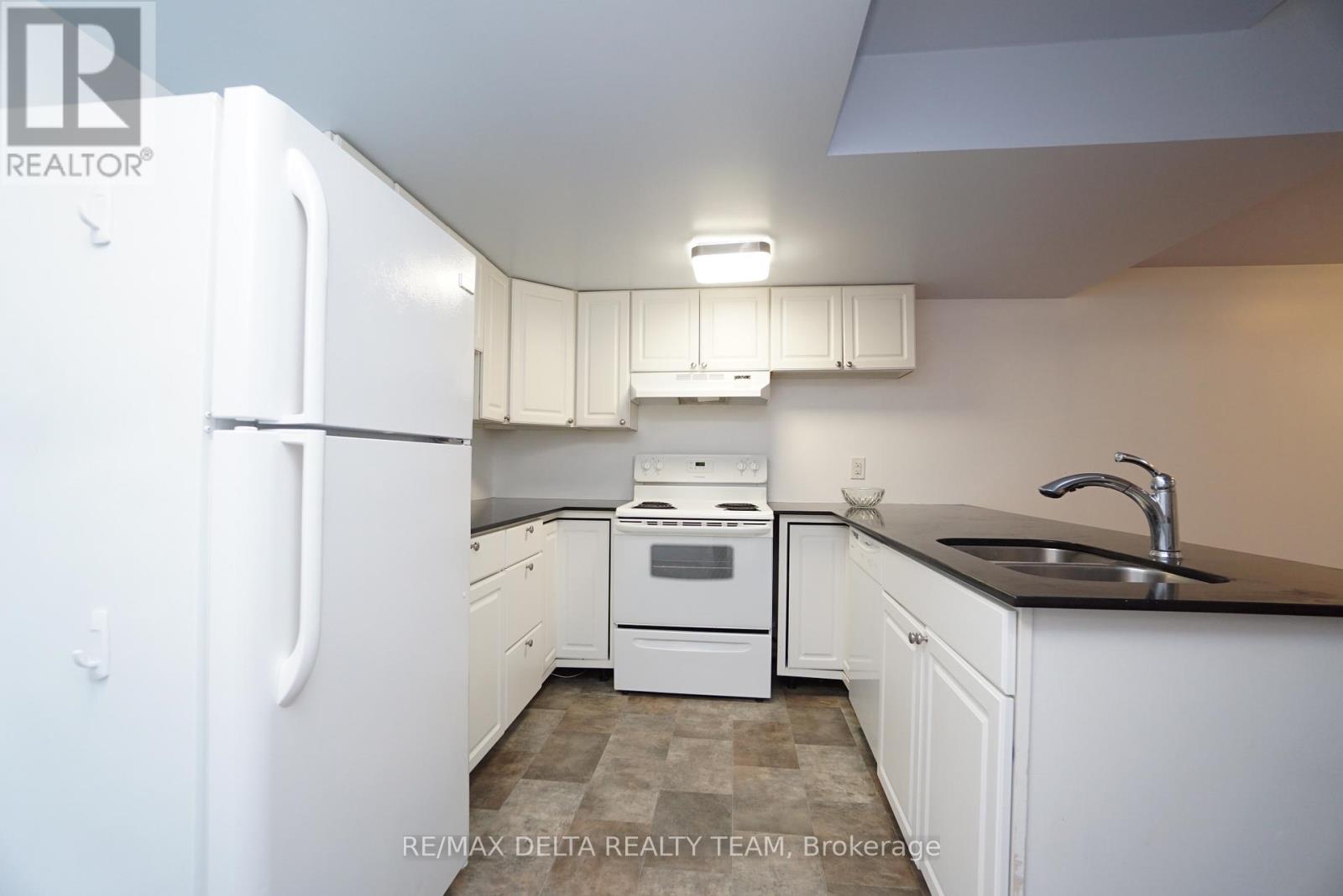498 Moodie Drive, Ottawa, Ontario  K2H 8A7 - Photo 22 - X12323563