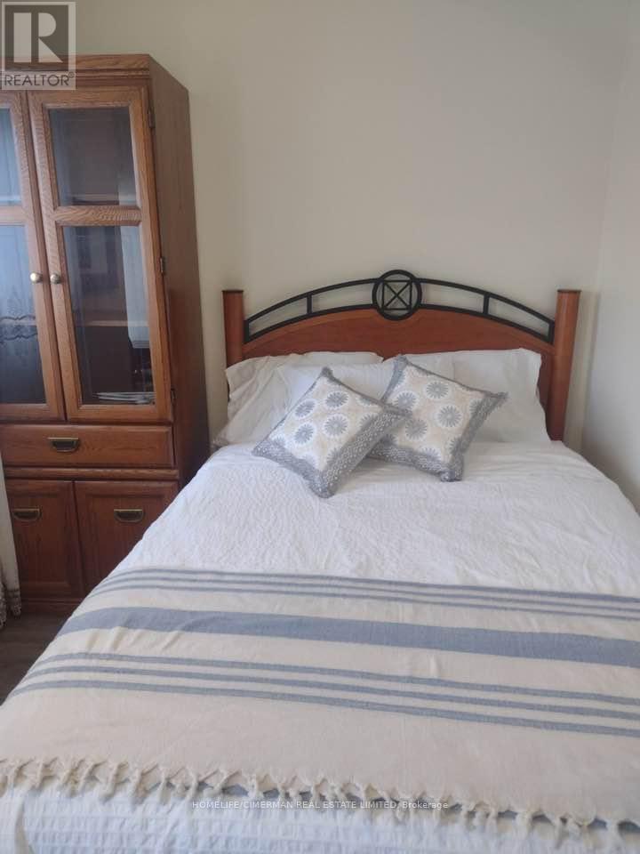 313 Murray Ross Parkway, Toronto, Ontario  M3J 3N8 - Photo 20 - W12295123