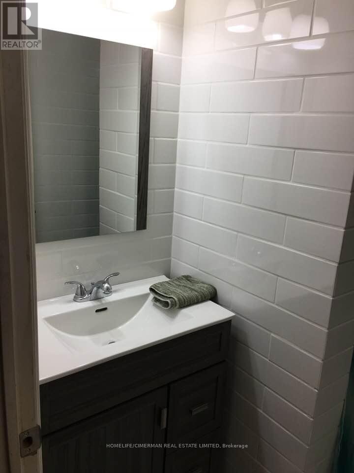 313 Murray Ross Parkway, Toronto, Ontario  M3J 3N8 - Photo 10 - W12295123