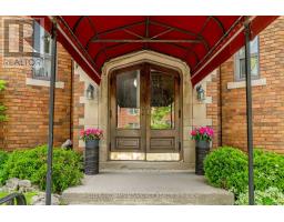 18 - 1646 Bathurst Street, Toronto (Humewood-Cedarvale), Ca