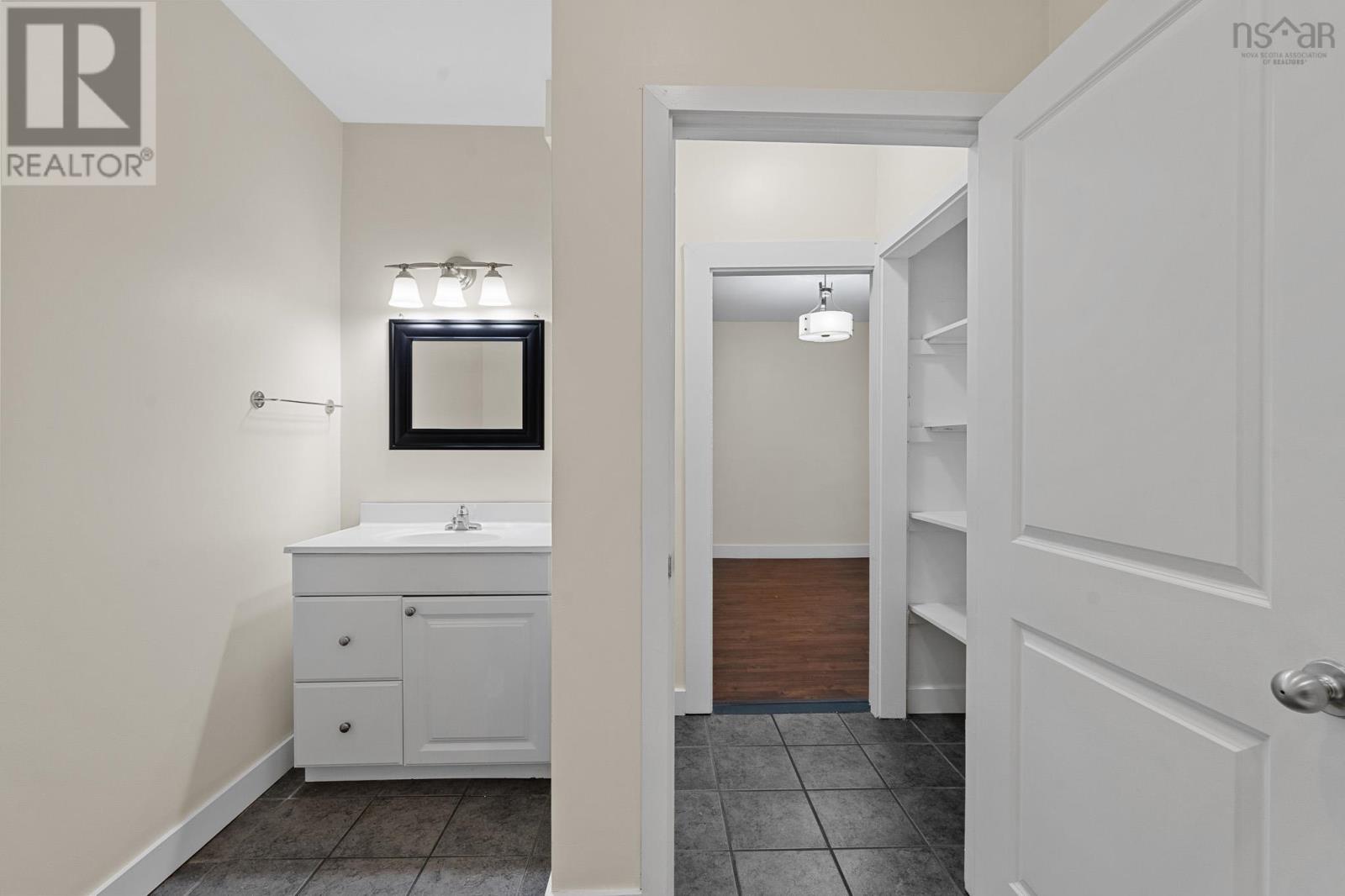 6040 Charles Street, Halifax, Nova Scotia  B3K 1L1 - Photo 9 - 202516486