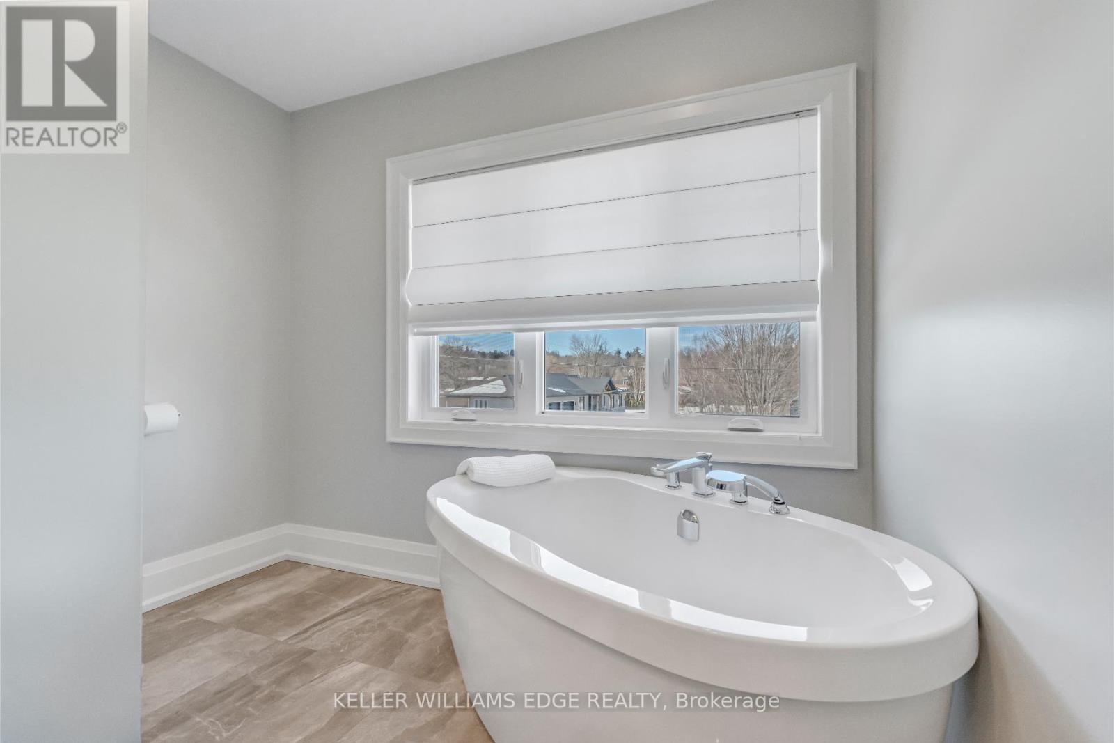 6 Credit Street, Halton Hills, Ontario  L7G 2W1 - Photo 11 - W12323573