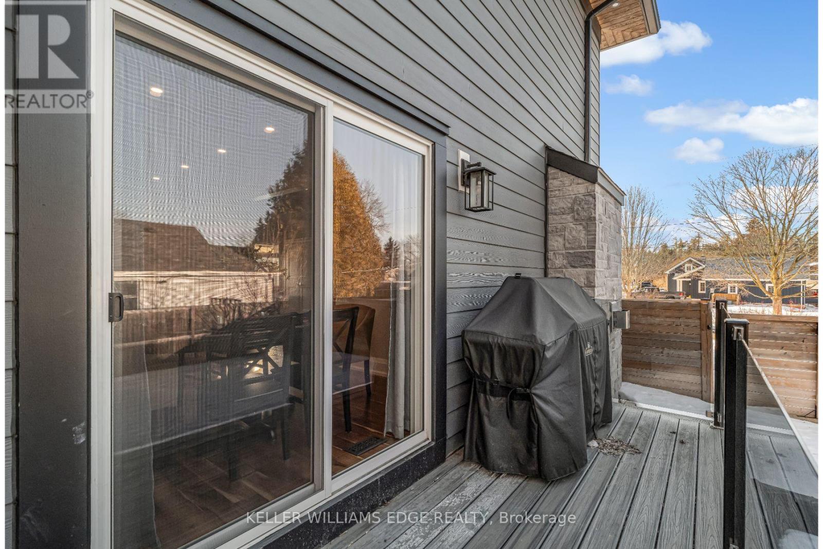 6 Credit Street, Halton Hills, Ontario  L7G 2W1 - Photo 23 - W12323573
