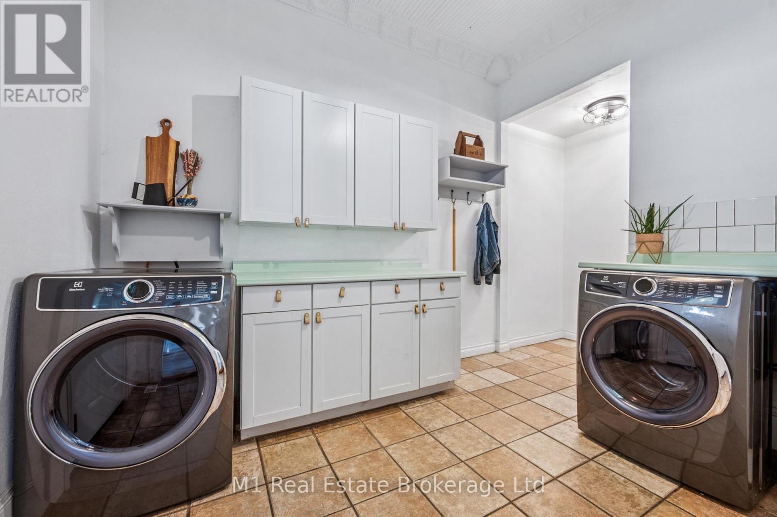 130 Cambridge Street, Cambridge, Ontario  N1R 3S6 - Photo 30 - X12323610