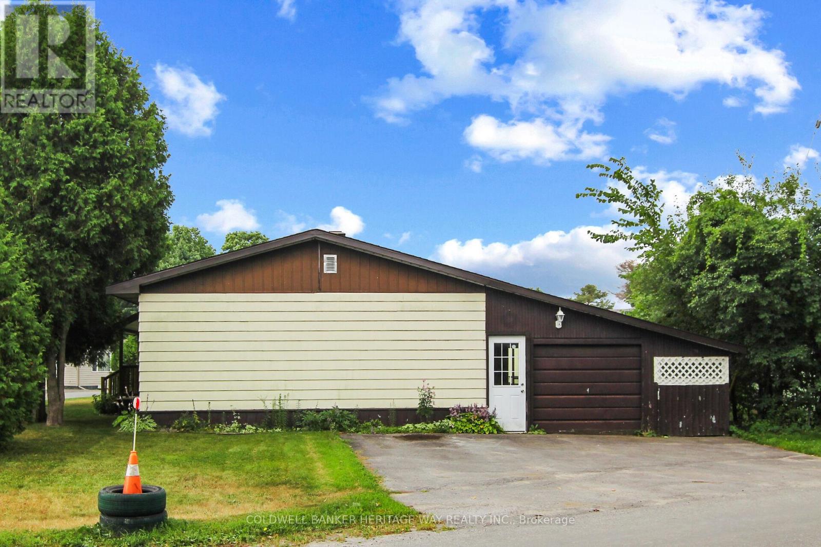 1 Pinewood Avenue, Beckwith, Ontario  K7C 3P1 - Photo 21 - X12323594