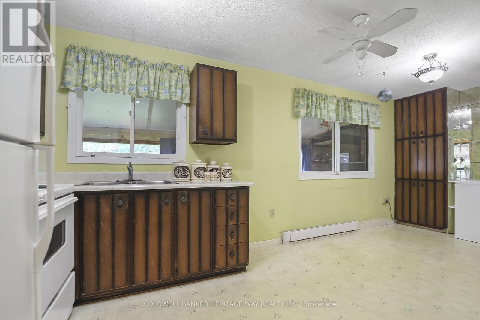 1 Pinewood Avenue, Beckwith, Ontario  K7C 3P1 - Photo 8 - X12323594