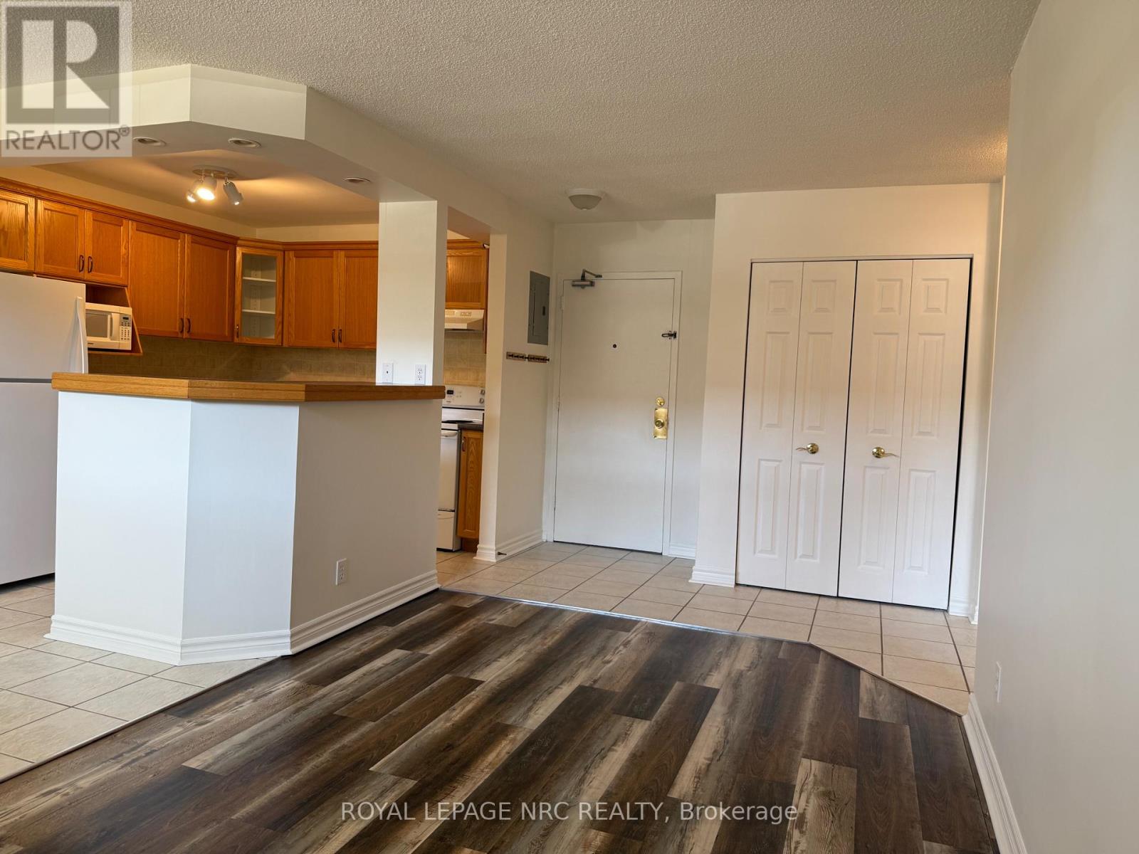 103 - 264 Oakdale Avenue, St. Catharines, Ontario  L2P 2K4 - Photo 12 - X12311142