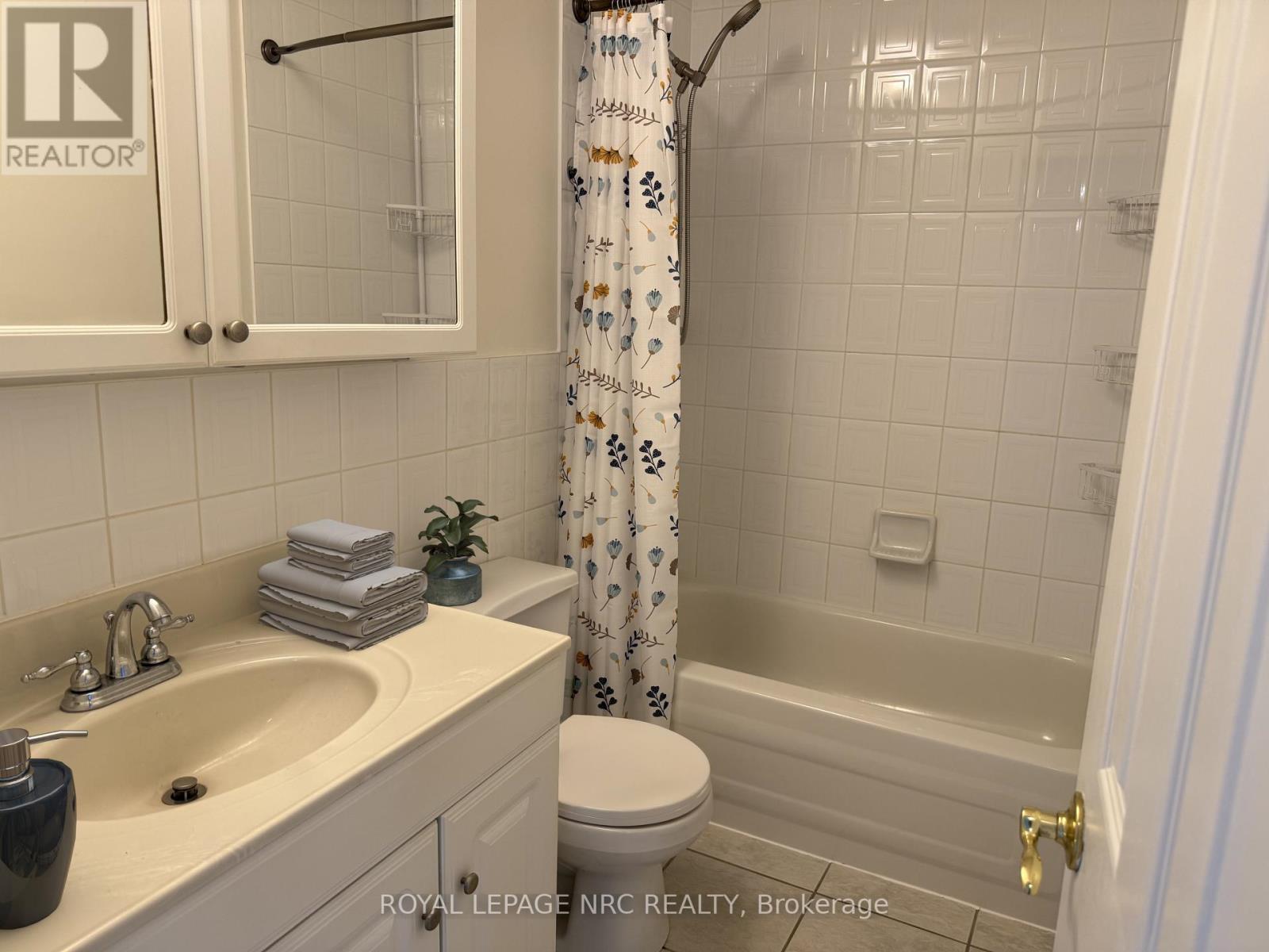 103 - 264 Oakdale Avenue, St. Catharines, Ontario  L2P 2K4 - Photo 8 - X12311142