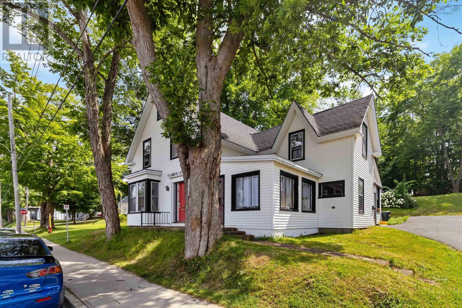 101 Pleasant Street, Bridgewater, Nova Scotia  B4V 1N3 - Photo 45 - 202517094