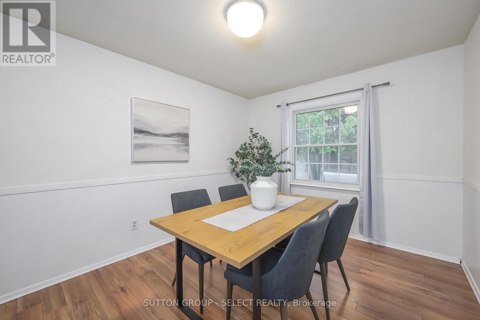 696 Village Green Avenue, London South, Ontario  N6K 1H1 - Photo 24 - X12323644
