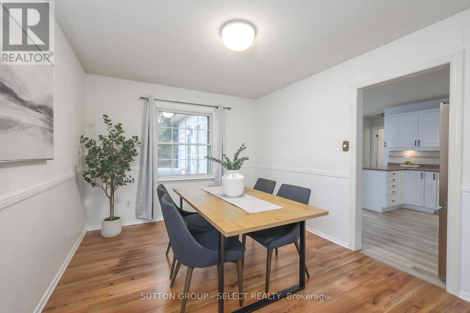 696 Village Green Avenue, London South, Ontario  N6K 1H1 - Photo 25 - X12323644