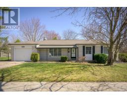 696 Village Green Avenue, London South (South M), Ca