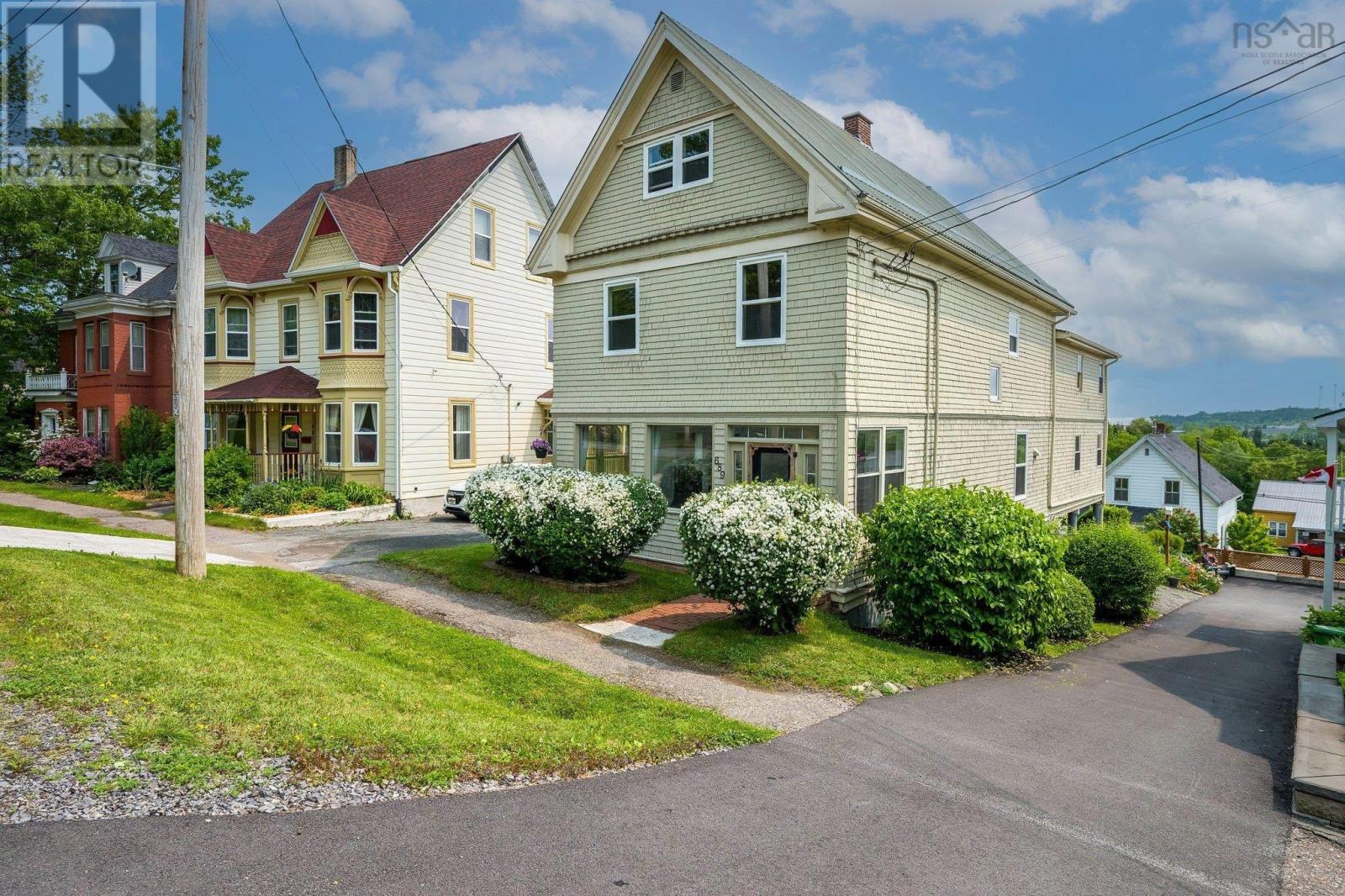 689 King Street, Windsor, Nova Scotia  B0N 2T0 - Photo 1 - 202518885