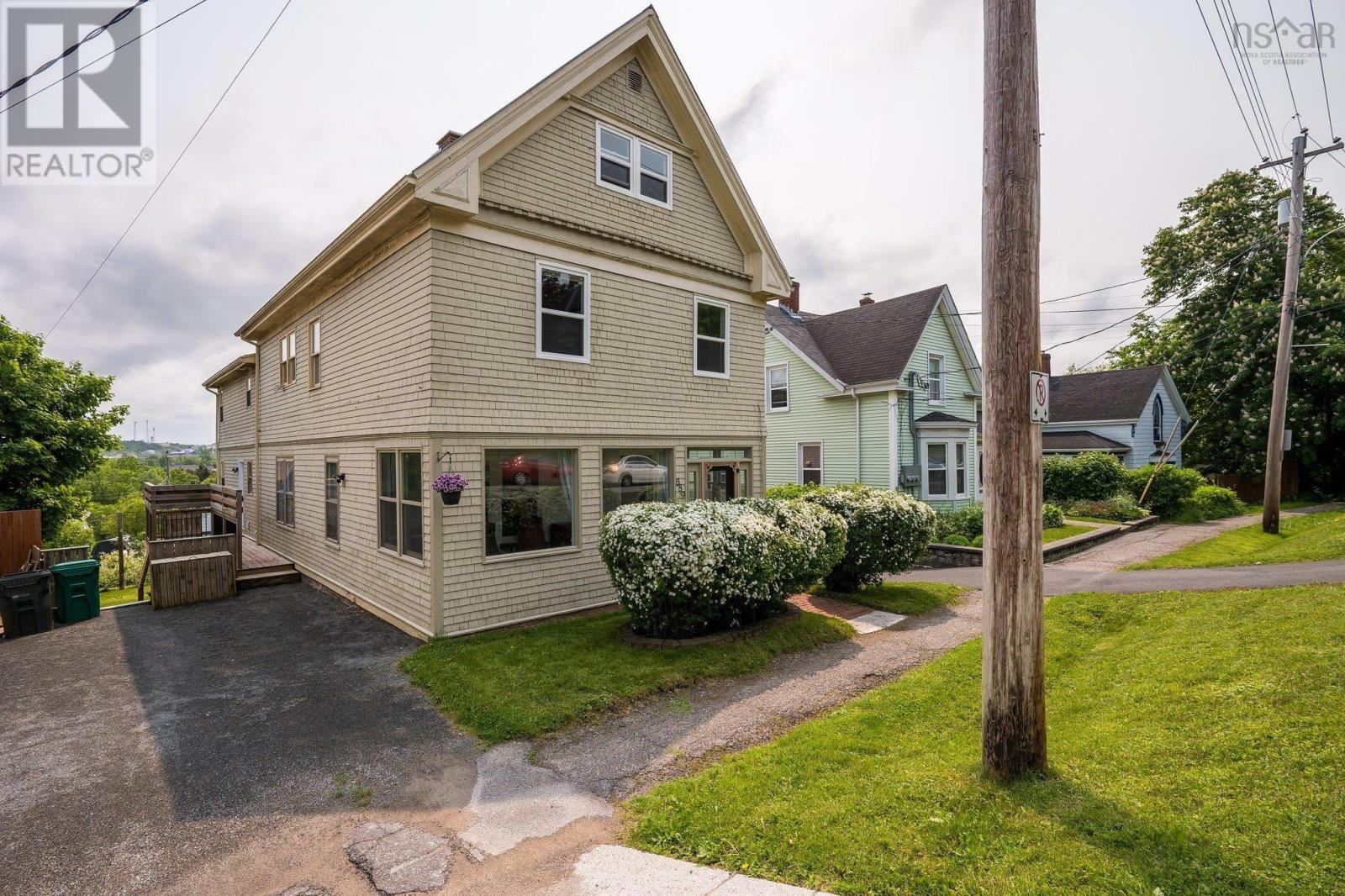 689 King Street, Windsor, Nova Scotia  B0N 2T0 - Photo 2 - 202518885