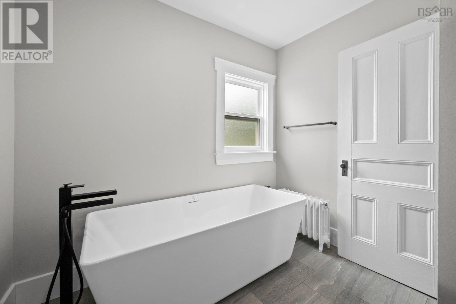 689 King Street, Windsor, Nova Scotia  B0N 2T0 - Photo 21 - 202518885