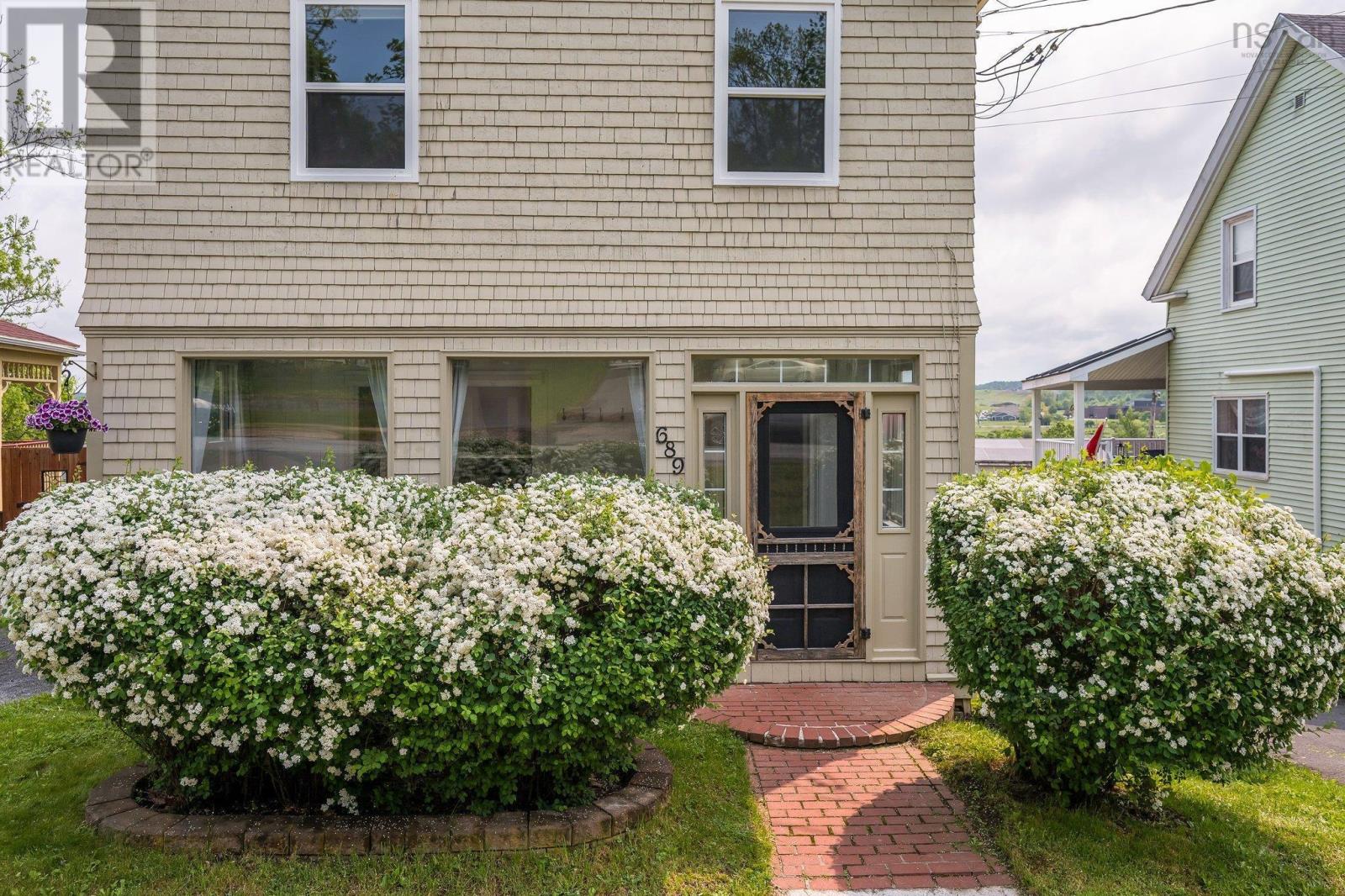 689 King Street, Windsor, Nova Scotia  B0N 2T0 - Photo 3 - 202518885