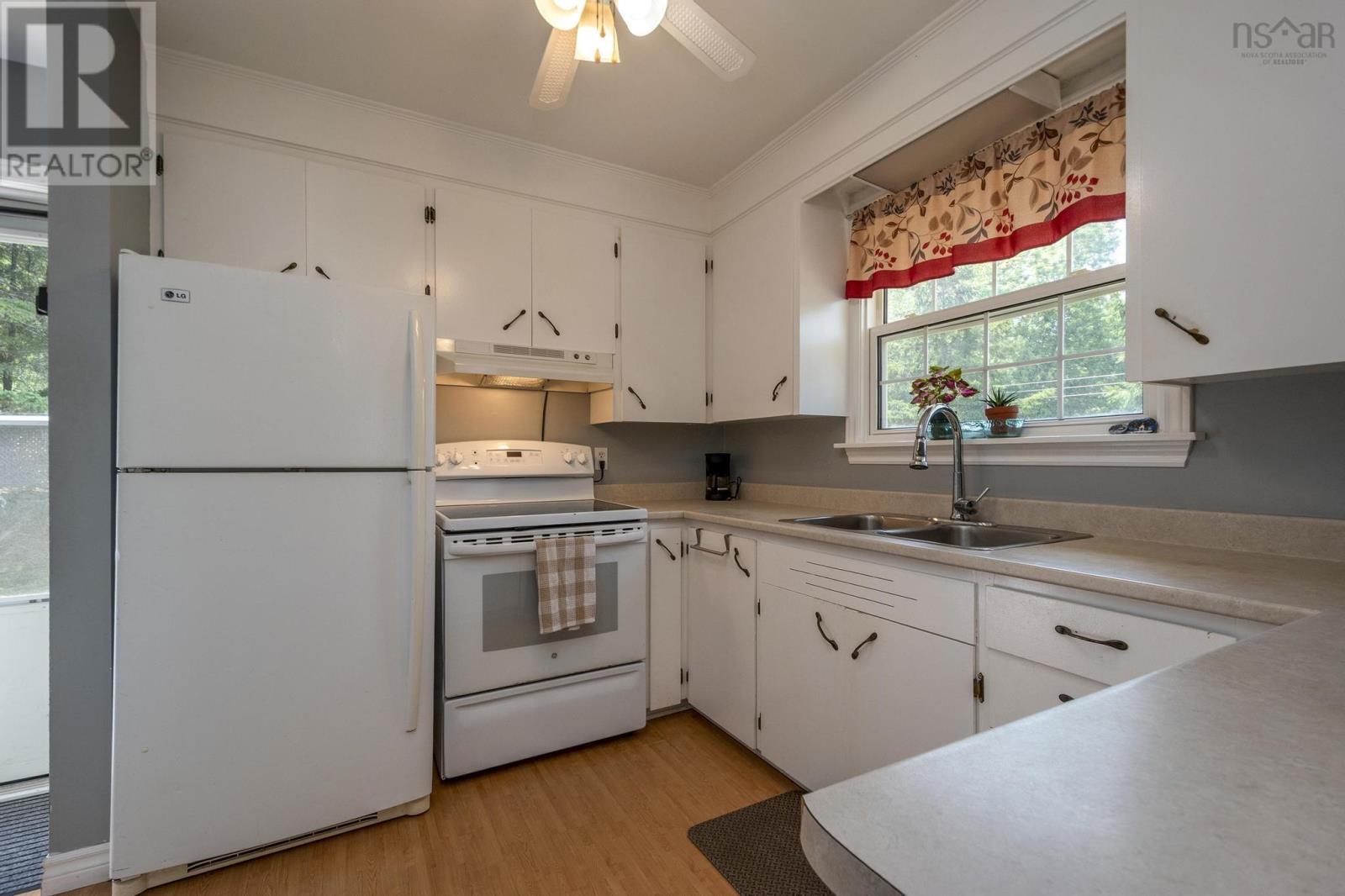 15 Catherine Crescent, New Minas, Nova Scotia  B4N 3Y3 - Photo 6 - 202519200