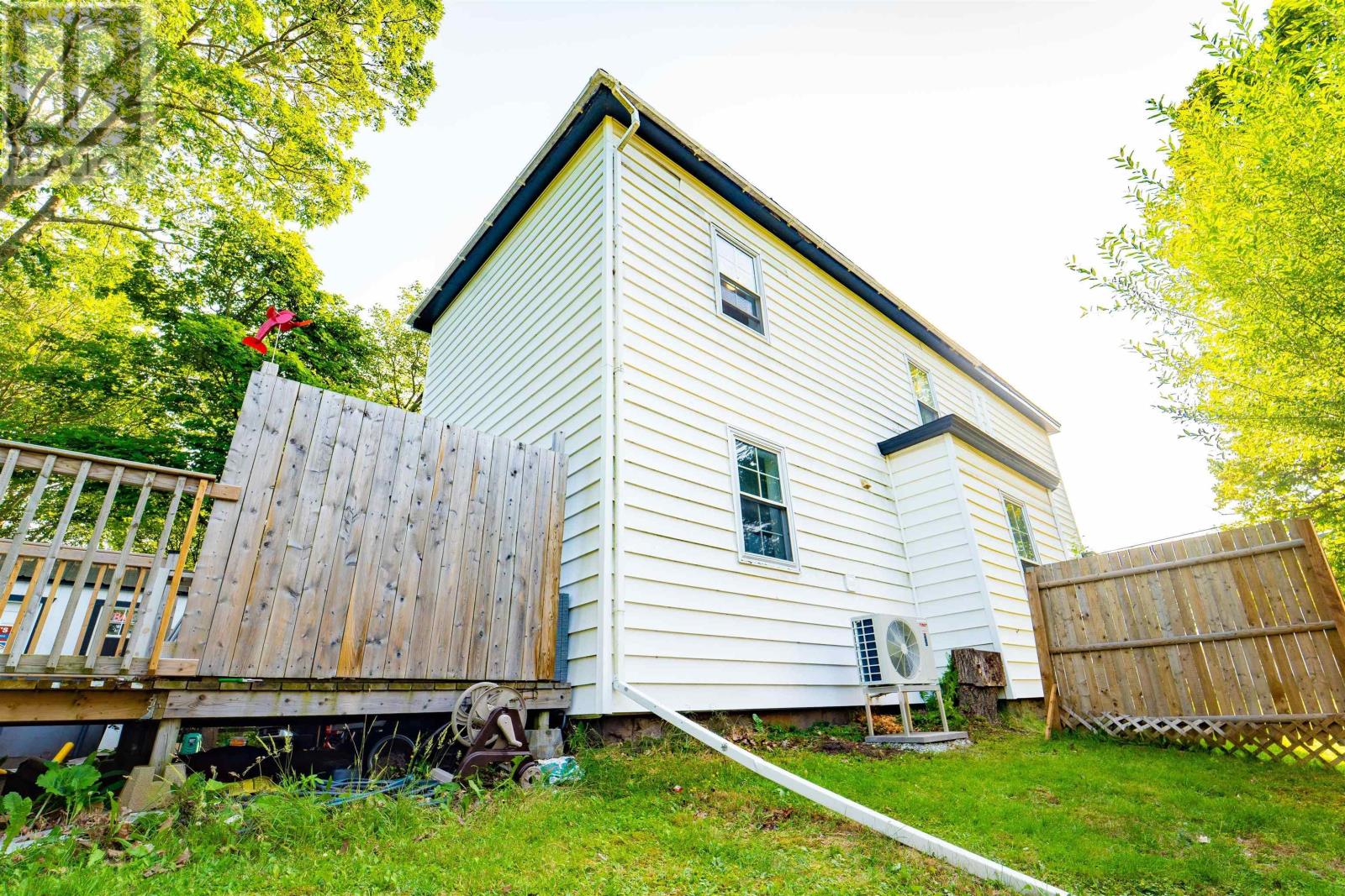 Property at 42 Victoria Street W image 4