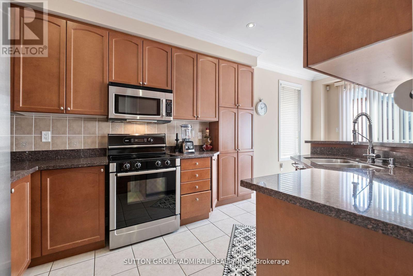 Property at 11 THISTLE AVENUE image 4