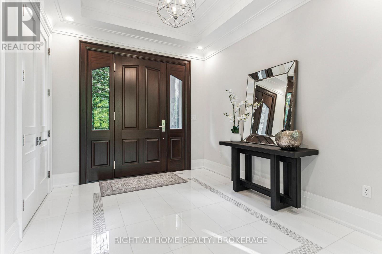 2606 Harvestmoon Lane, Burlington, Ontario  L7P 0N5 - Photo 4 - W12188487