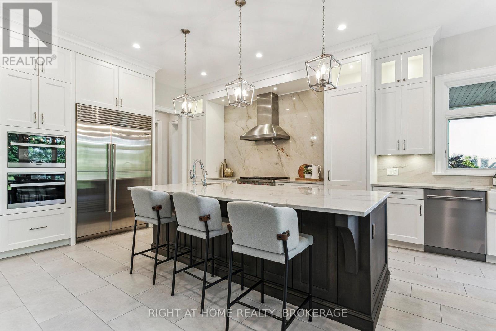 2606 Harvestmoon Lane, Burlington, Ontario  L7P 0N5 - Photo 7 - W12188487