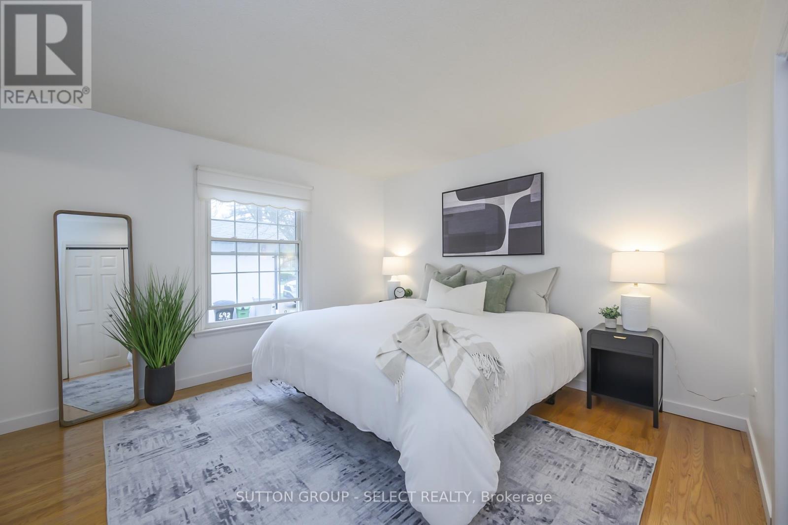 696 Village Green Avenue, London South, Ontario  N6K 1H1 - Photo 32 - X12323644