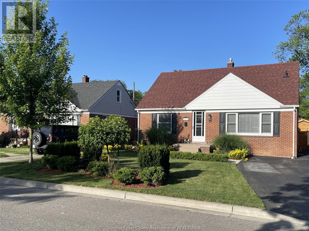 Property at 1131 FAIRVIEW BOULEVARD image 3