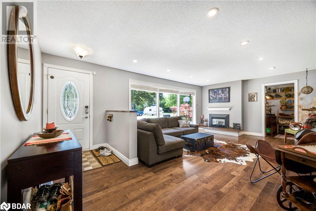Property at 15 HAWTHORNE Road image 4