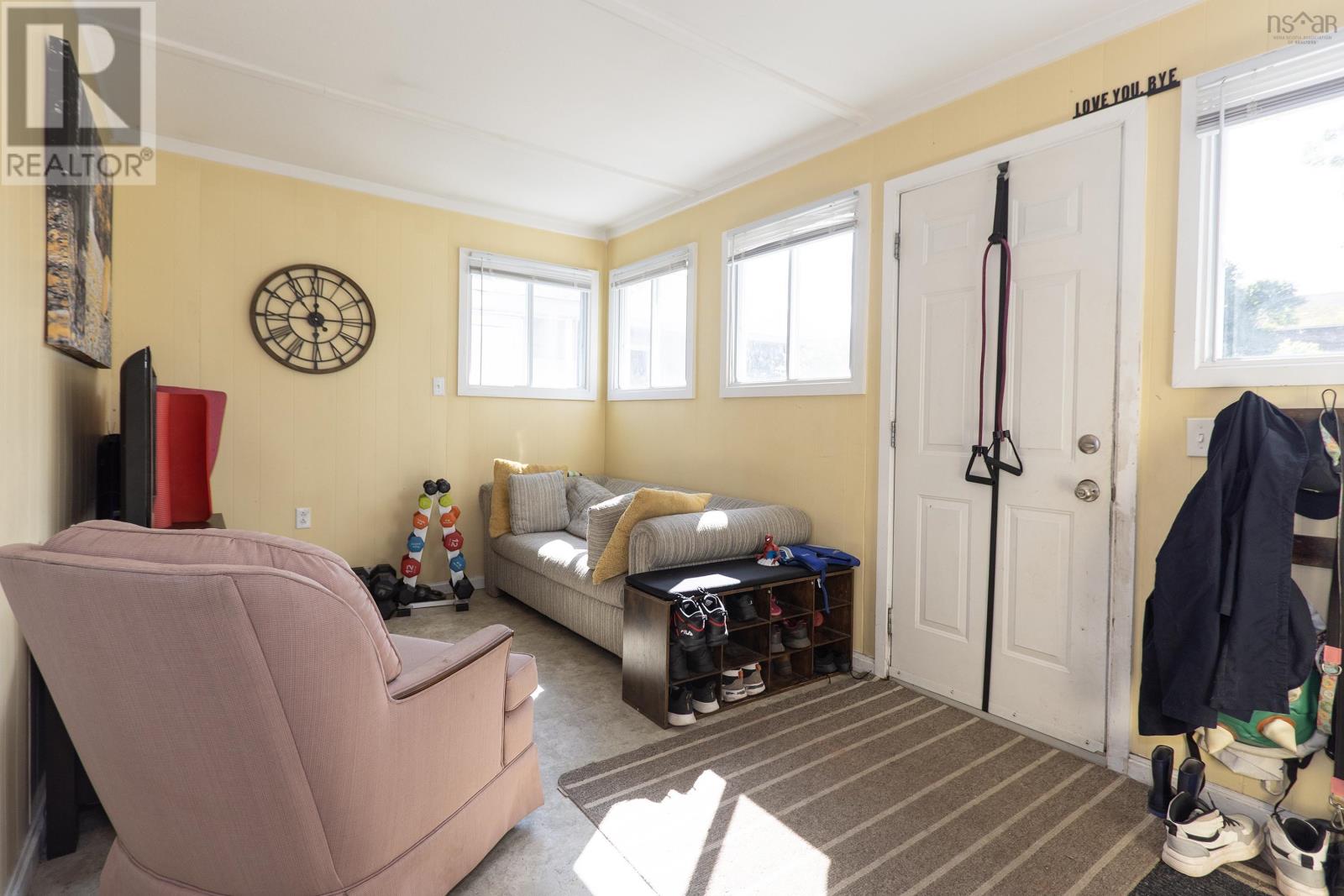 10 Minto Street, Amherst, Nova Scotia  B4H 1H2 - Photo 10 - 202518416