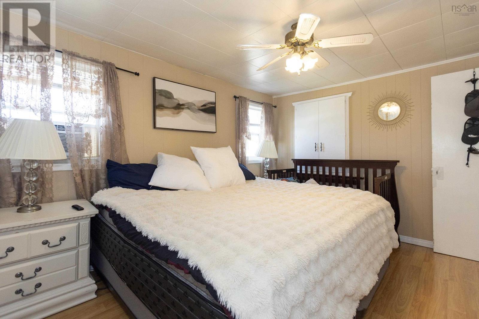 10 Minto Street, Amherst, Nova Scotia  B4H 1H2 - Photo 35 - 202518416