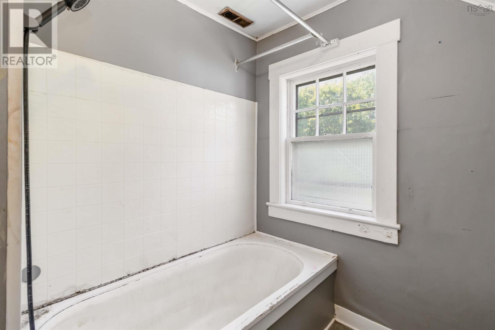203 Aberdeen Road, Bridgewater, Nova Scotia  B4V 2T1 - Photo 40 - 202519333