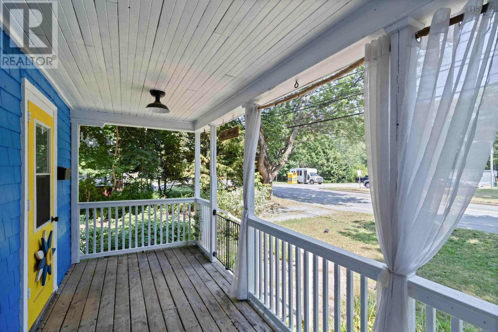 203 Aberdeen Road, Bridgewater, Nova Scotia  B4V 2T1 - Photo 5 - 202519333