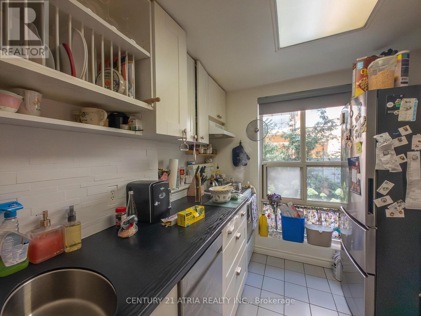 105 - 88 Charles Street E, Toronto, Ontario  M4Y 2W7 - Photo 8 - C12323733