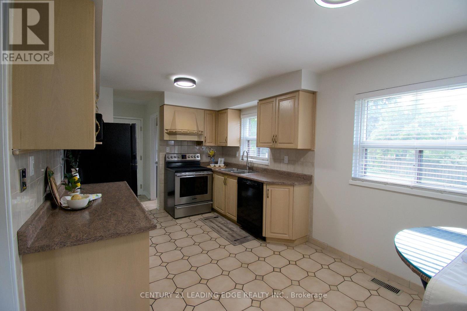 54 Avonwick Gate, Toronto (Parkwoods-Donalda), Ontario  M3A 2M6 - Photo 16 - C12323735