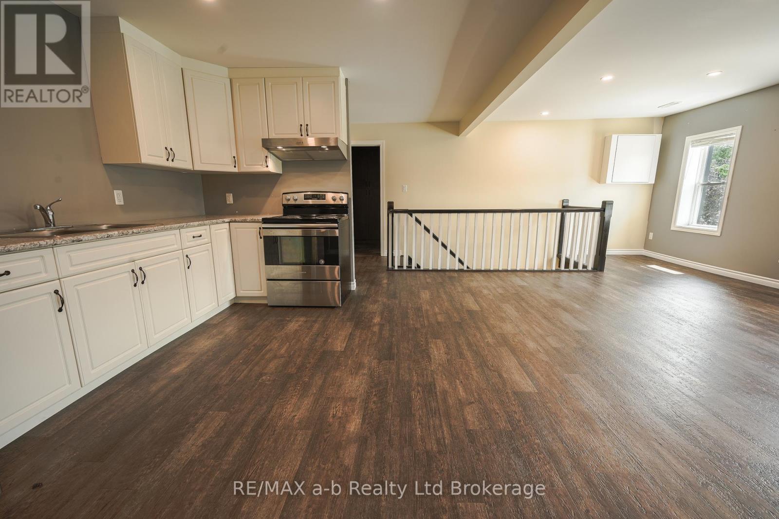 226 Middle Townline Road, Brant, Ontario  N0E 1E0 - Photo 31 - X12323834