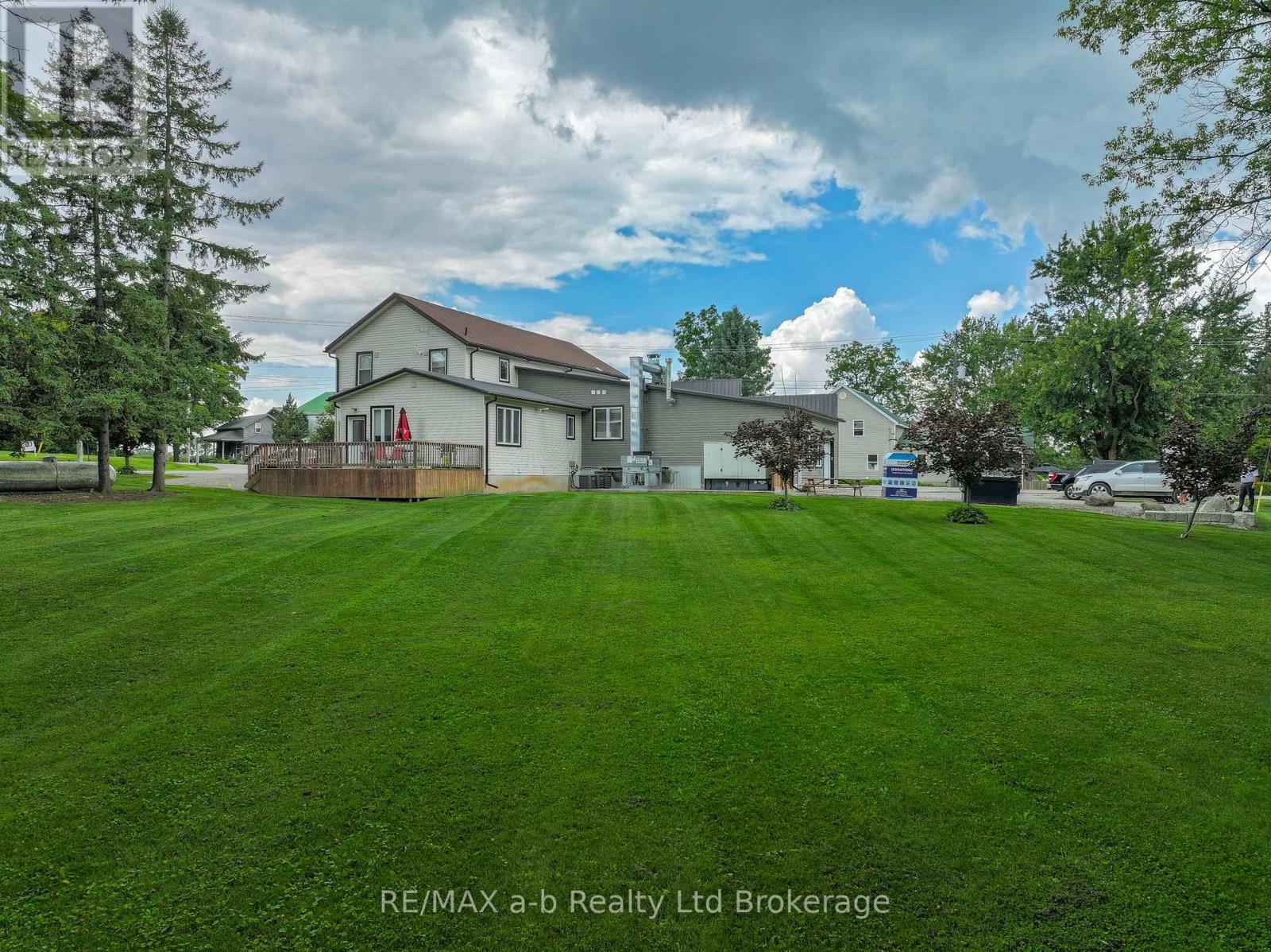 226 Middle Townline Road, Brant, Ontario  N0E 1E0 - Photo 8 - X12323834