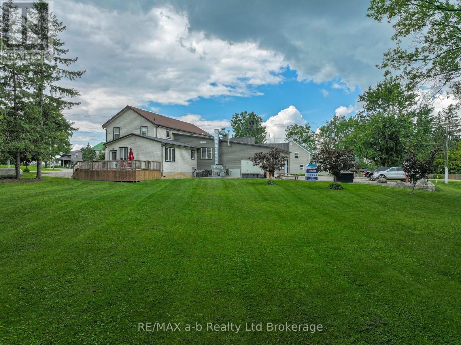 226 Middle Townline Road, Brant, Ontario  N0E 1E0 - Photo 9 - X12323834